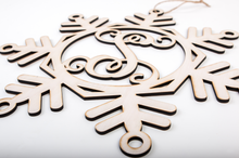 Load image into Gallery viewer, Monogrammed Snowflake Door Decor